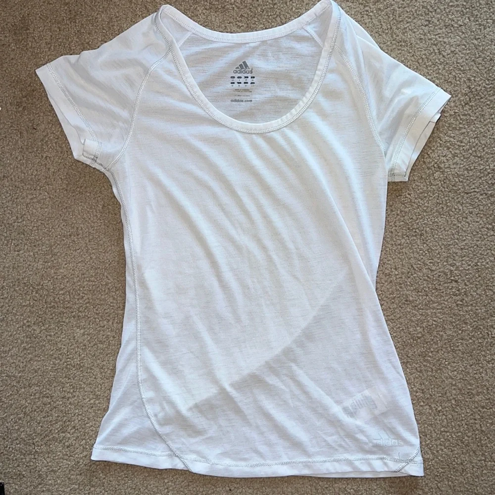 Women’s White Adidas Scoop Neck Athletic Workout t-shirt short sleeve